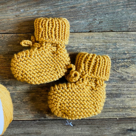 Evolving baby booties 0-9 months